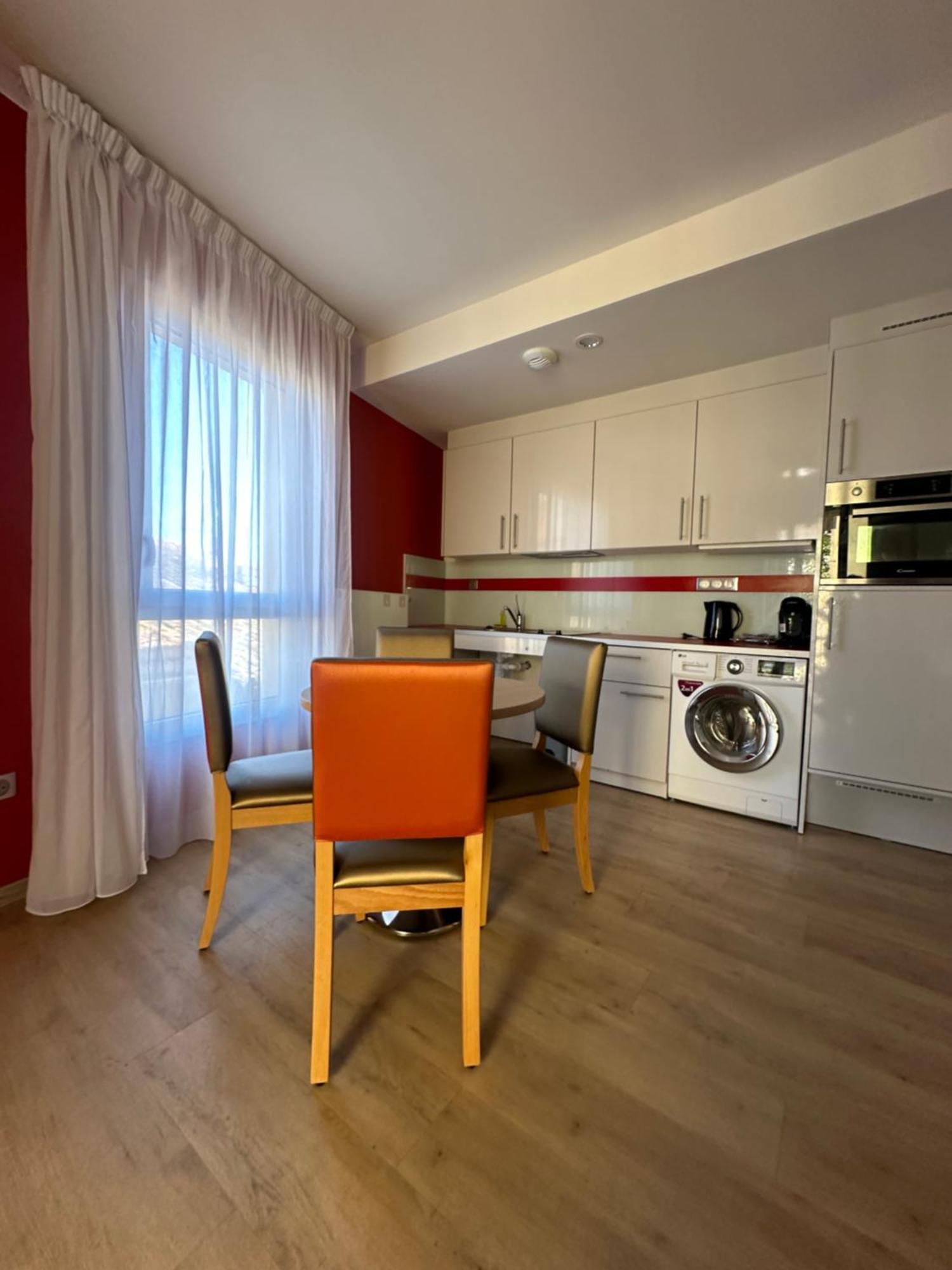 Zenao Frejus Lejlighedshotel Eksteriør billede